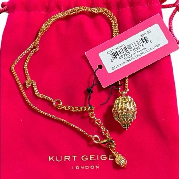 Kurt Geiger Jewelry - Kurt Geiger Gold Shell Pendant Necklace with Chain